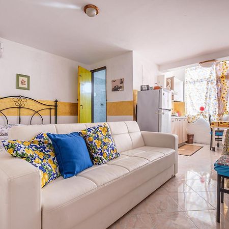 Vila Casa Del Girasole Letojanni Exteriér fotografie
